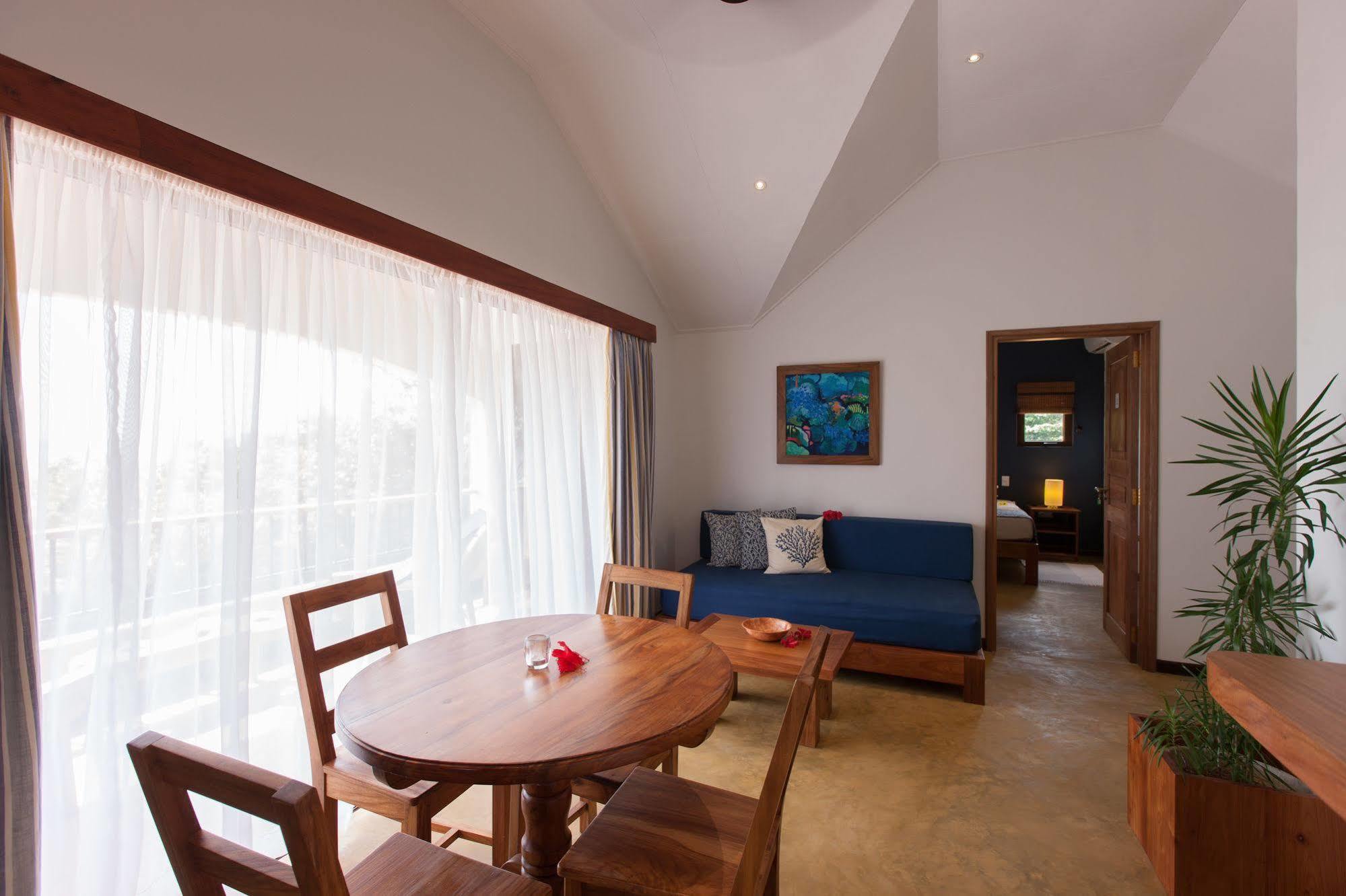 L'Hirondelle Guest House Анс-Вольбер-Вилаж Экстерьер фото